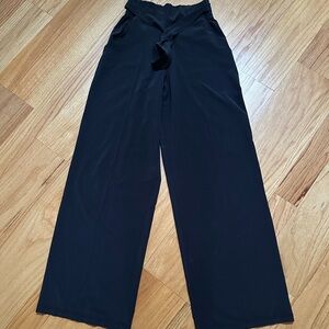 Lululemon black wide-leg trouser pant. Size 4.